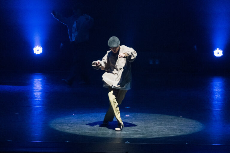 instructor YO / art space SARA Dance Studio