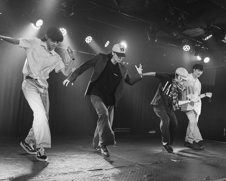 instructor / SENA / art space SARA Dance Studio